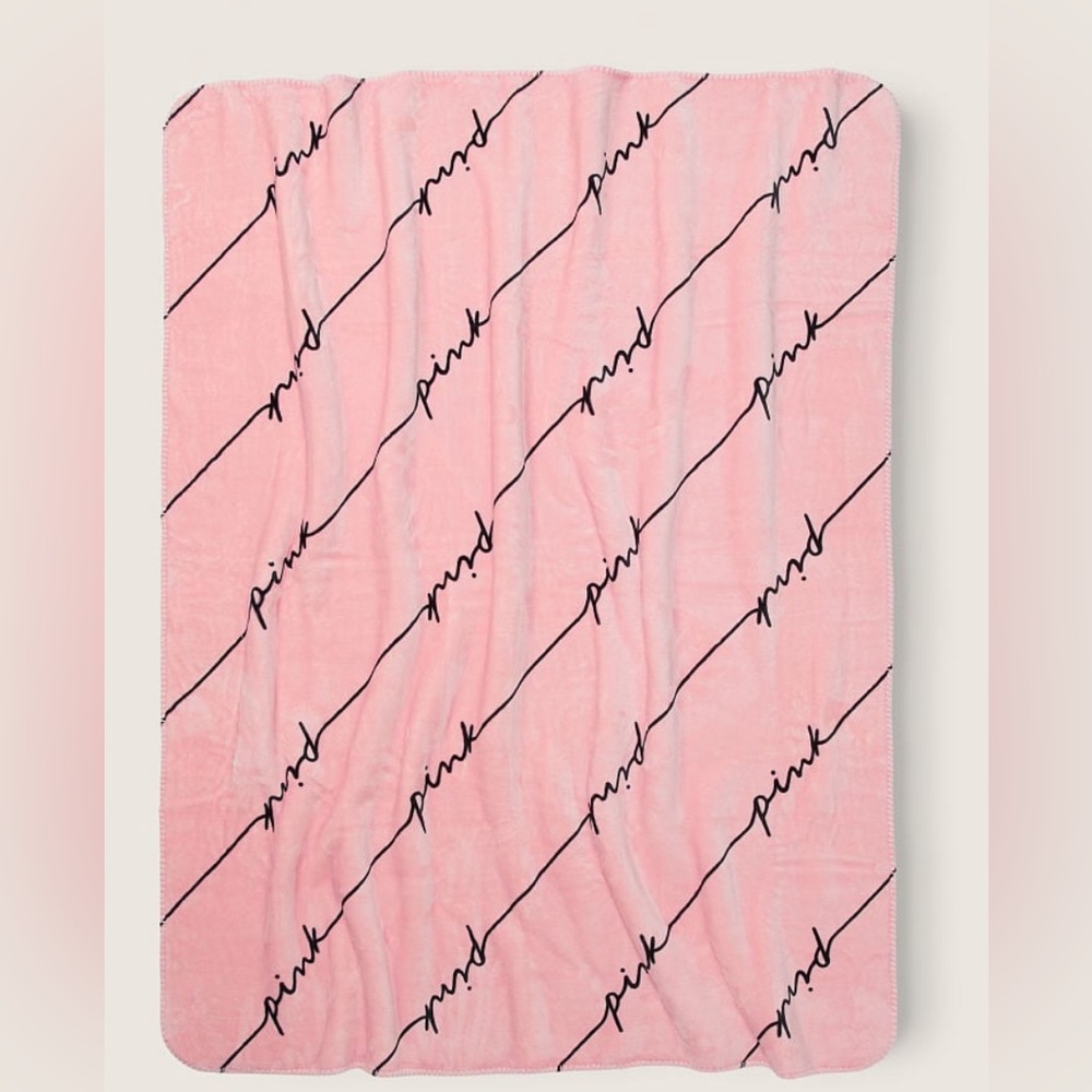 Victoria’s Secret Pink cozy plush blanket